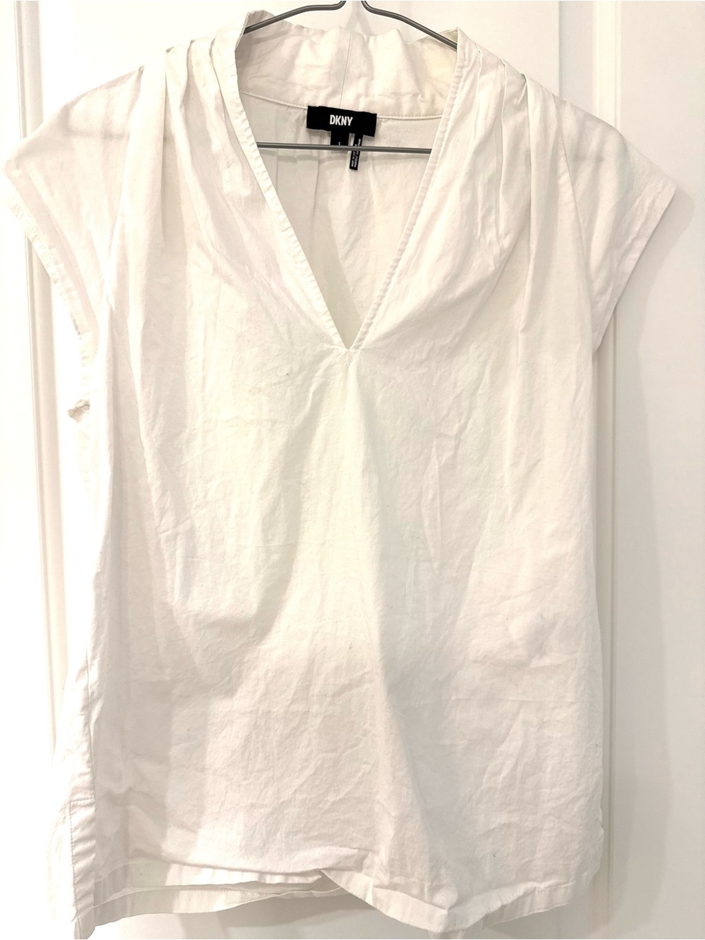 DKNY White V-Neck Cap Sleeve Tunic Top
